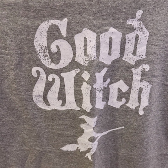 Good Witch Women's Short Sleeve Graphic HALLOWEEN T-shirt Size Large - Picture 7 of 7